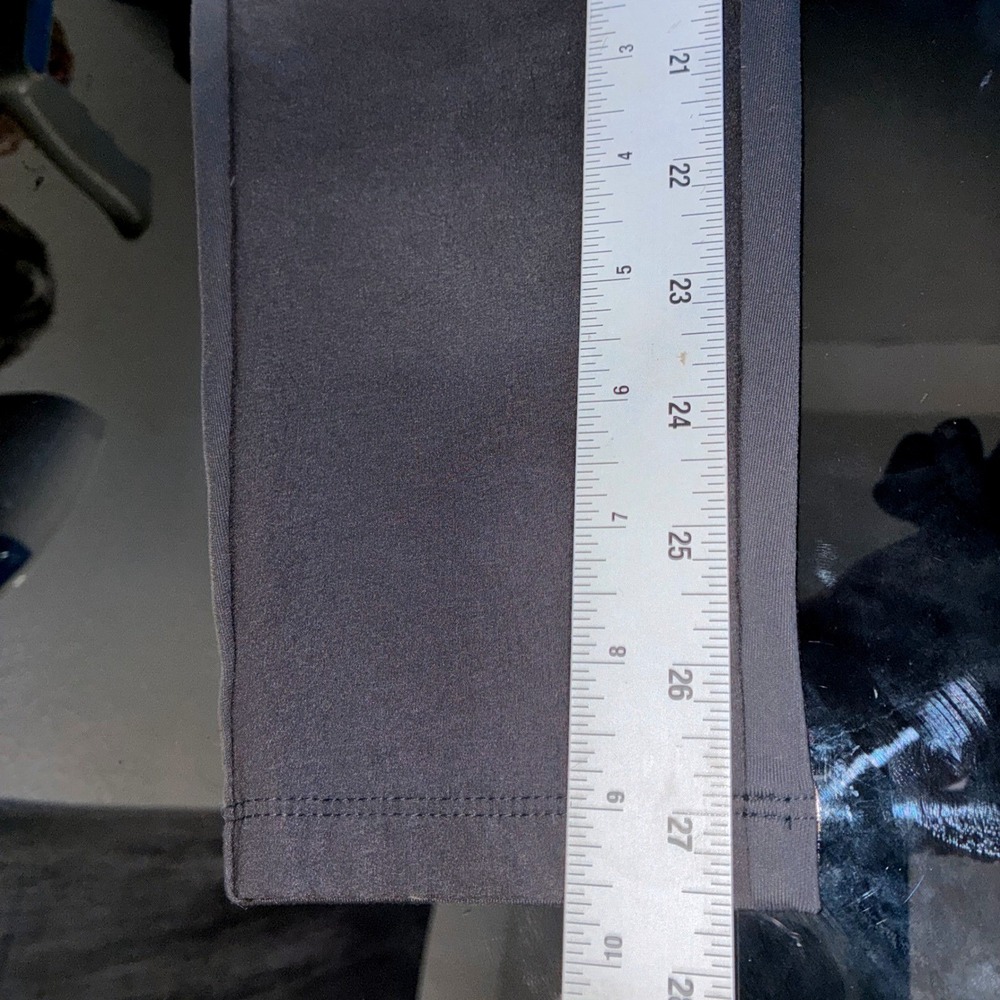 Athleta Headlands Hybrid Cargo II Tight Legging Zipper Pocket Black Women Size 6 - Picture 7 of 11